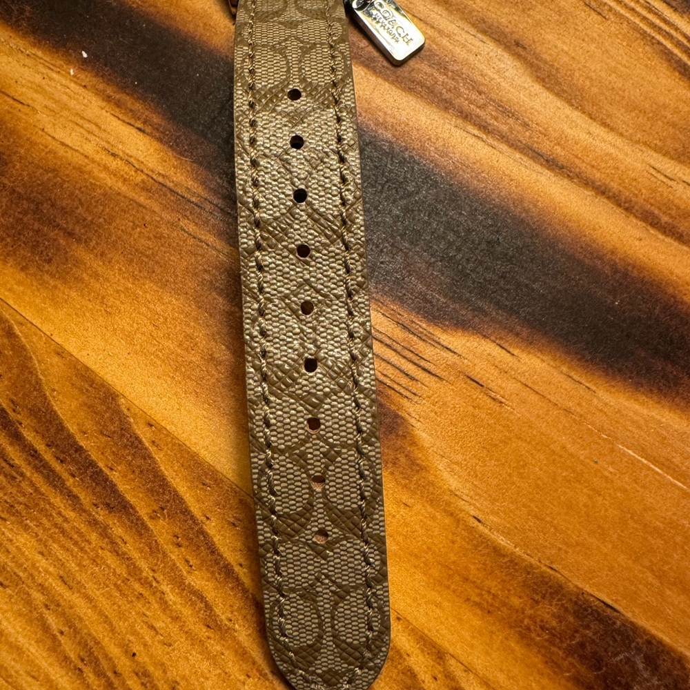 Coach watch - Picture 9 of 9